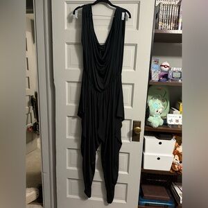 BCBGMaxazria Black jumpsuit size XL